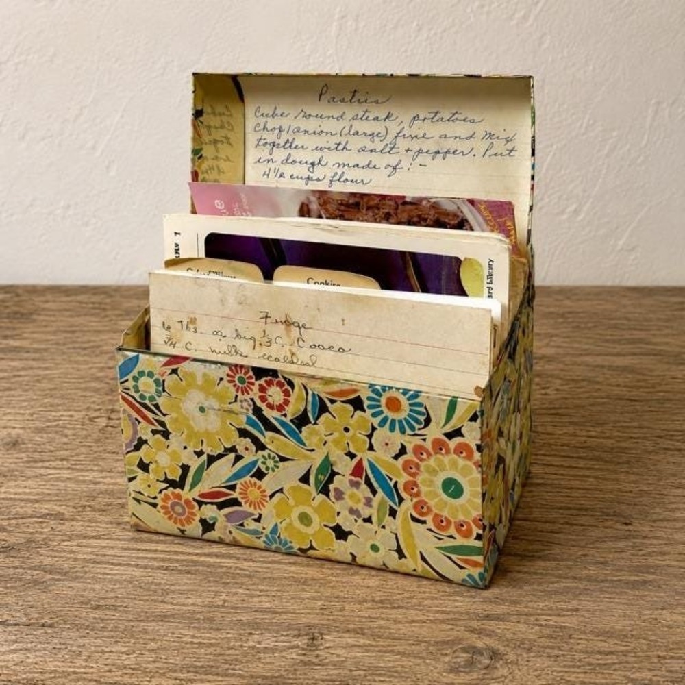 Vintage J Chein Floral Tin Recipe Box w/ Cards Grandma Recipes USA